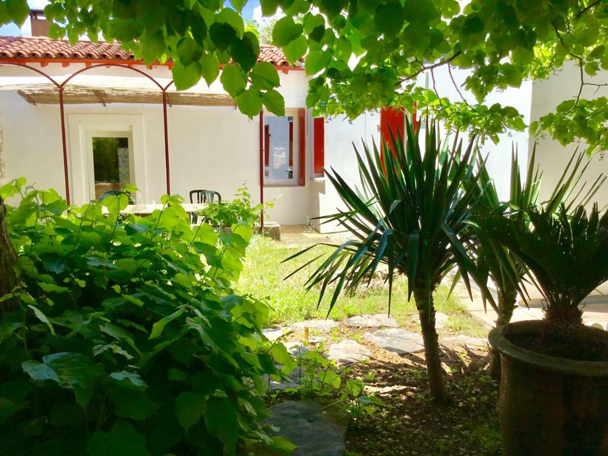 Villa De Charme Sur La Corniche Сет Екстериор снимка